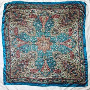 Elegant Multicolored Scarf with Beautiful Pattern